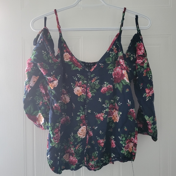Dark Blue Top with Flowers and Cutout Shoulders M - Picture 1 of 2